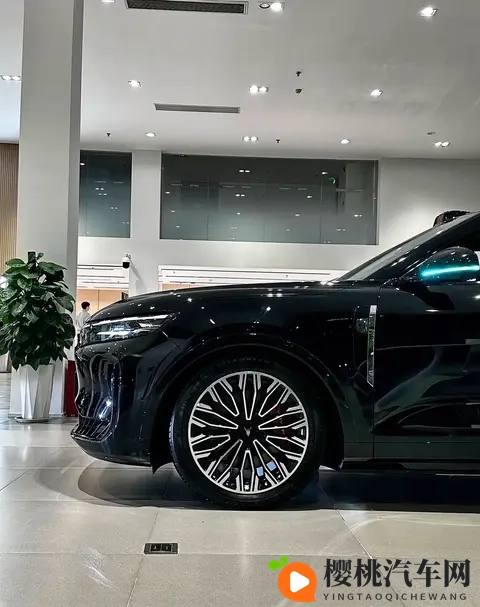 全新岚图FREE开启预售！-1