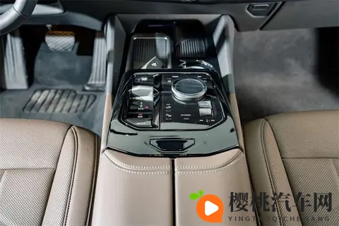 小莹早晨洗澡公强我了60分钟：小莹晨浴时长超，60分钟共度温馨时光-3