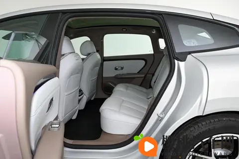 长安启源A06拿出诚意,配6C闪充+高规格悬架,小鹏M03接得住吗?-1