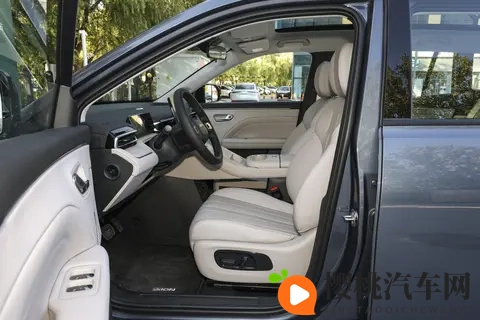 2025 年选家用 SUV 别慌!这台 “国民增程车” 把 3 大痛点全解决了-2