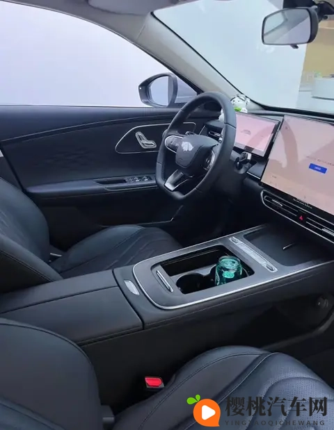 家用新能源轿车二选一:风云A8L对比秦L舒适节能多维度,谁更适合-3