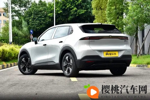 火到国外的国产纯电SUV,9月卖13163台,深蓝S05实力到底如何?-3
