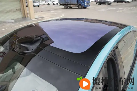 高颜值C级轿跑,37s破百,配激光雷达+电动尾翼,预售1499万起-3