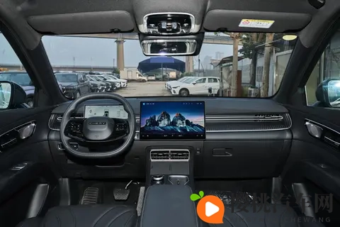 瑞虎 8 新车型预售:1059 万起,有虎 _ 豹两款前脸外观-2