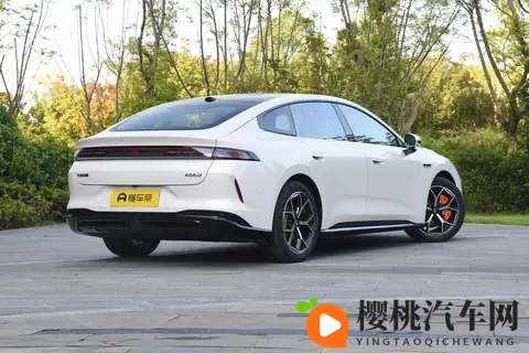 800V+6C闪充+无框车门，续航超600km，这款中型车值得等？-1