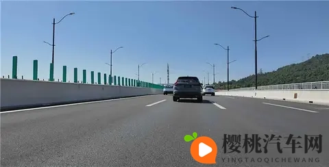 半夜把亲妺妺c高潮高H：夜间驾驶新标准，揭秘汽车夜间性能测试秘籍-3