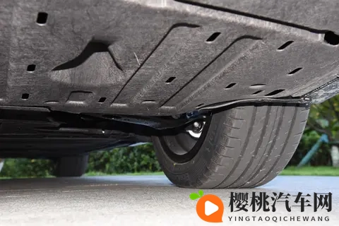 新款奔驰C级上市，全系换装20T动力，配置提升-1