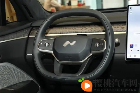 务实家庭之选，乐道 L90 七座 Max 版用车体验-3