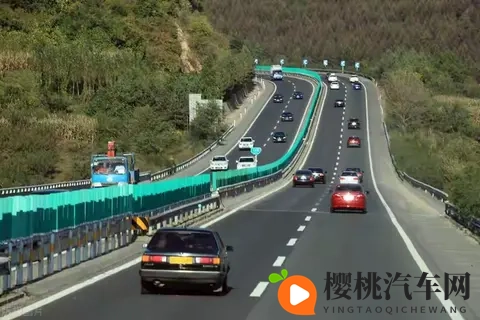 上了高速，才明白小排量和大排量的差距：不是动力而是油耗！-3