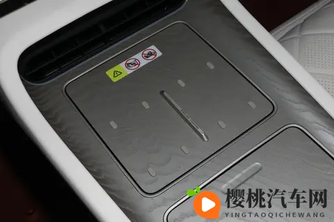 华为四激光雷达+52度大电池，双零重力座椅，阿维塔 12值得买吗？-2