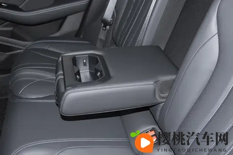 2026款吉利星瑞东方曜评测:空间大、动力足,家用轿车的好选择-1