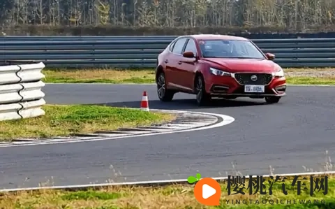 开车不带脑子的致命代价:3秒盲开50米,23倍事故率“隐形杀手”-1