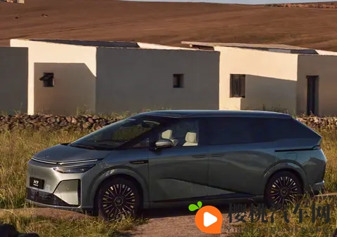 53米7座，带后轮转向，增程式电动版本预售，续航1602km-2