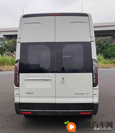 新车：创维17座纯电动客车，599米车长，27米车高，宁德电池-3