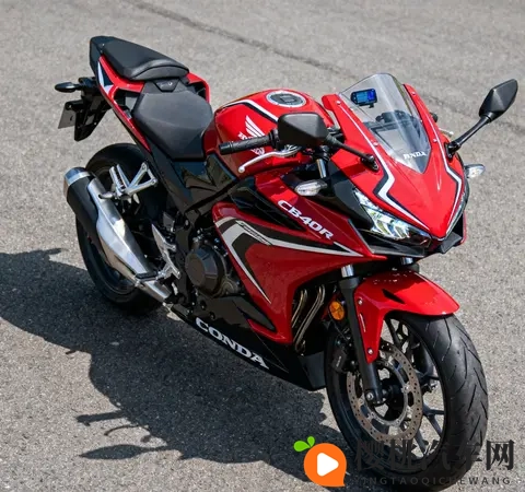 3万级仿赛新标杆 25款本田CBR400R 老头乐名号下藏着真实力-3