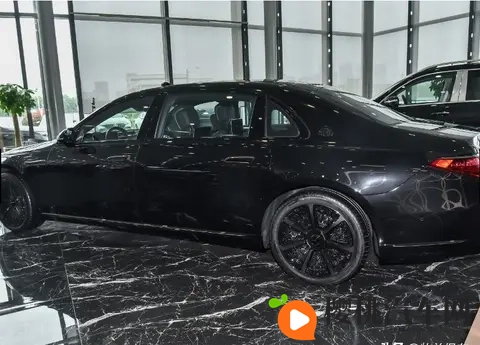 落地价格超404万！60T+612马力＋熏黑轮毂！这台奔驰车确实少见-2