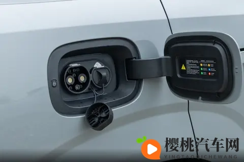 国内成人电影:车企跨界奇招:成人电影助汽车品牌走红-3