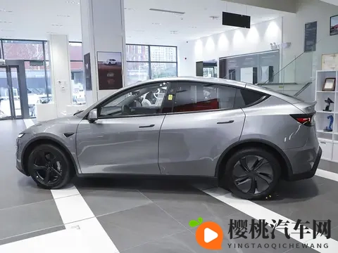 特斯拉Model Y全新车型上市！售价2885万起外观动感，续航821公里-2