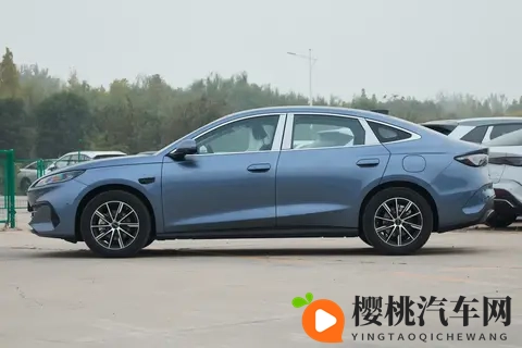 钢琴烤漆没有了!新款海豹06 DM-i实车到店,续航提升+换装怀挡-3