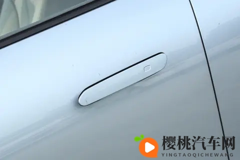 深度体验2025款星纪元ES：在20-30万区间值得细品的新能源轿车-1