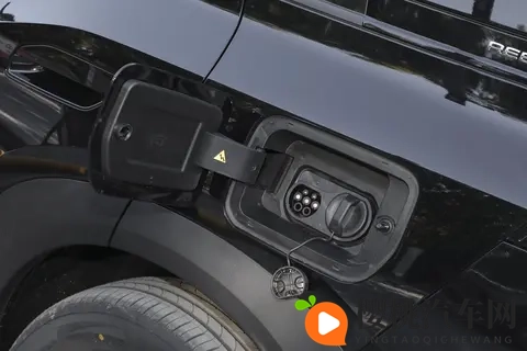 预售1268万元起!亏电油耗仅55L,增程车三大痛点都被解决了?-2