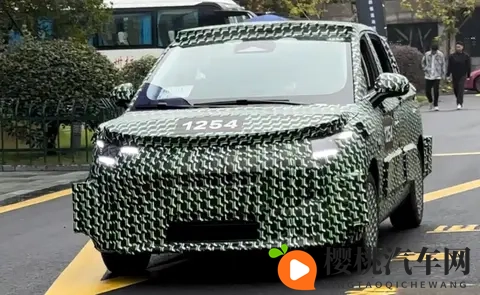 零跑又要有新车了,这次是A系列,或只有纯电版-3