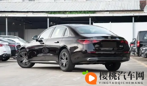 售价4299万元起,2026款奔驰长轴距E级上市,新增经典版-1