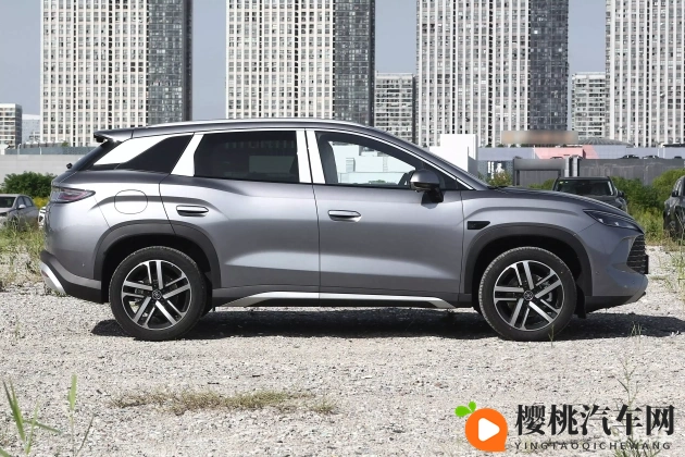 女生不穿衣服app：时尚穿搭推荐应用，探索个性化造型之道-1