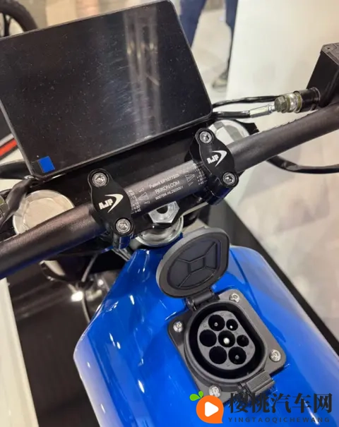 新车资讯  250km续航，又一款高性能跨骑发布-3