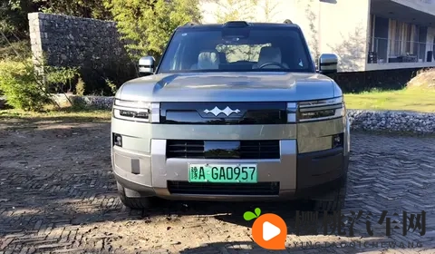 既有越野车的硬派,也有家用车的细腻,试驾方程豹钛7-3