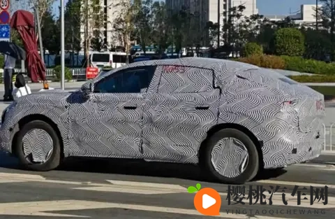 小鹏MONA SUV谍照曝光！轿跑SUV风格，将于2026年推出-2