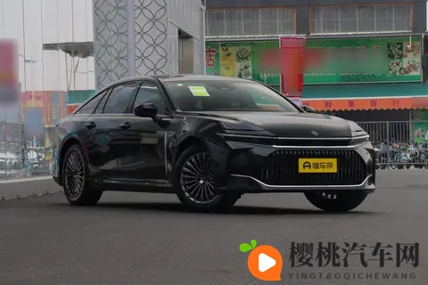 少妇大战黑人46厘米:激情对决:中年女性与黑人壮汉身高较量-2