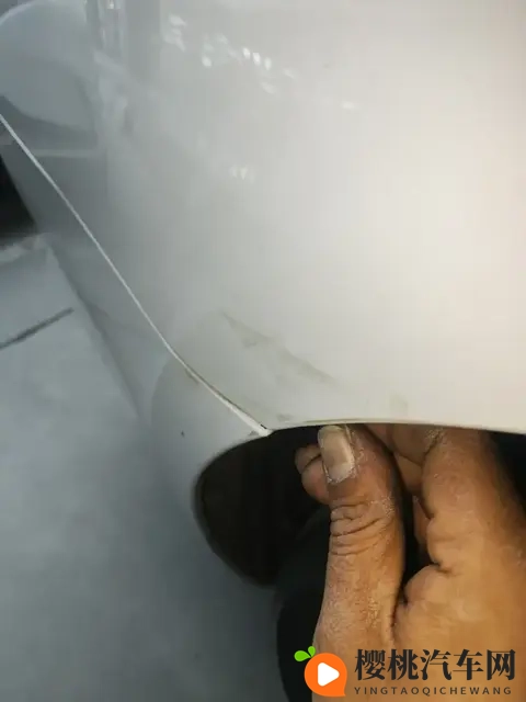 把男生的困困放道女的困困:男生困意移至女生身旁-2