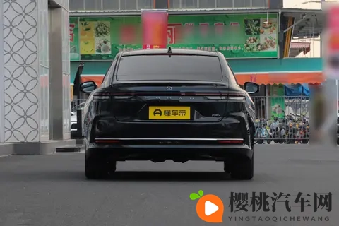 30-35 万选进口豪华车?2024 款丰田皇冠两款车型直接对号入座-2