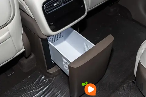 带全家出行，我选择腾势 N8L 的原因：空间、配置兼顾实用与经济-1