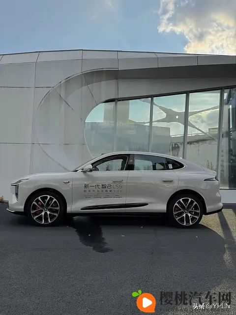 新一代智己LS6,配备800v高性能平台,66度大电池增程版-3