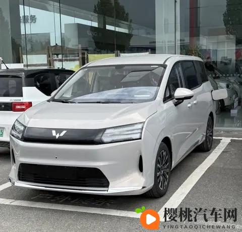 新车|预售768万元起,五菱星光730将于11月12日上市,7座MPV-3