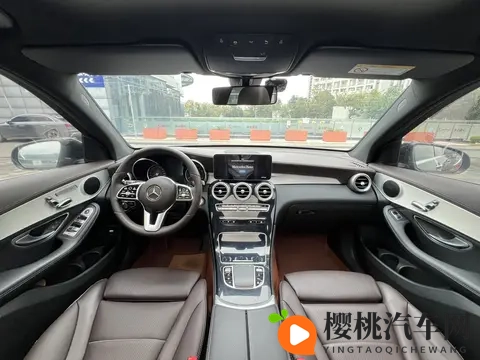19万拿下昆明一手黑武士，20款奔驰GLC260L，家用代步好选择-2