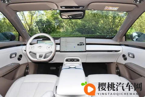 新能源车银十厮杀!比亚迪44万vs零跑7万,谁是真黑马?-1