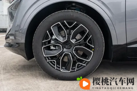 阿维塔07 Max+：懂全家满意的车，才有资格做入门满配-2