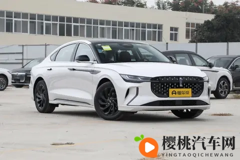 林肯 Z 选燃油还是混动?要燃油尊尚版还是要尊尚混动版的质感?-1