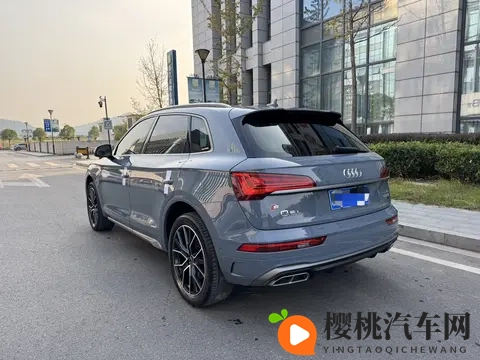 20万出头圆梦奥迪?22款Q5L RS燃速版代步香不香?-1