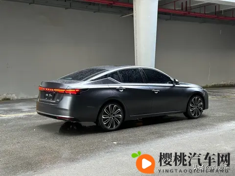 天籁换鸿蒙座舱实车曝光！ 20T加持还是熟悉的大沙发-2