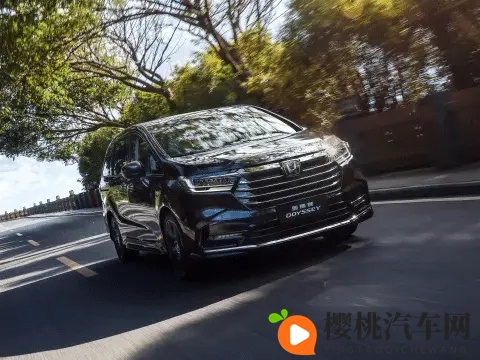 混动油耗 588L！奥德赛 5 款配置解析，4 万差价换电动侧滑门值吗？-1