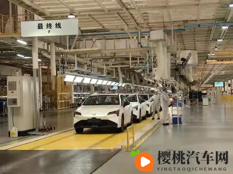 京东第一辆车,价格定了-454万元。109日起即可预约订购了。-1