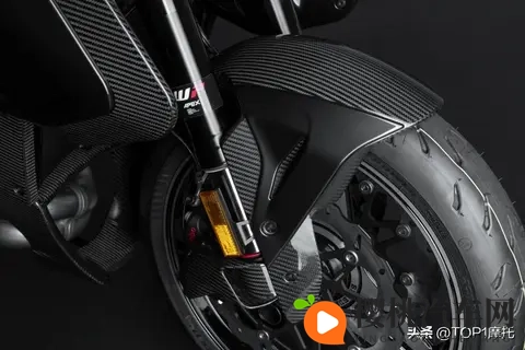 海外新车丨穿西装的超级公爵,巴博斯1400R上市,奔驰大G风格霸气-1