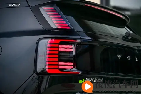 在激战正酣的电动车市场,沃尔沃带来了北欧精灵!试驾沃尔沃EX30-1