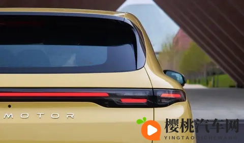 无框玻璃+翻毛皮+大床模式，零跑Lafa5内饰首曝，够运动还实用-1