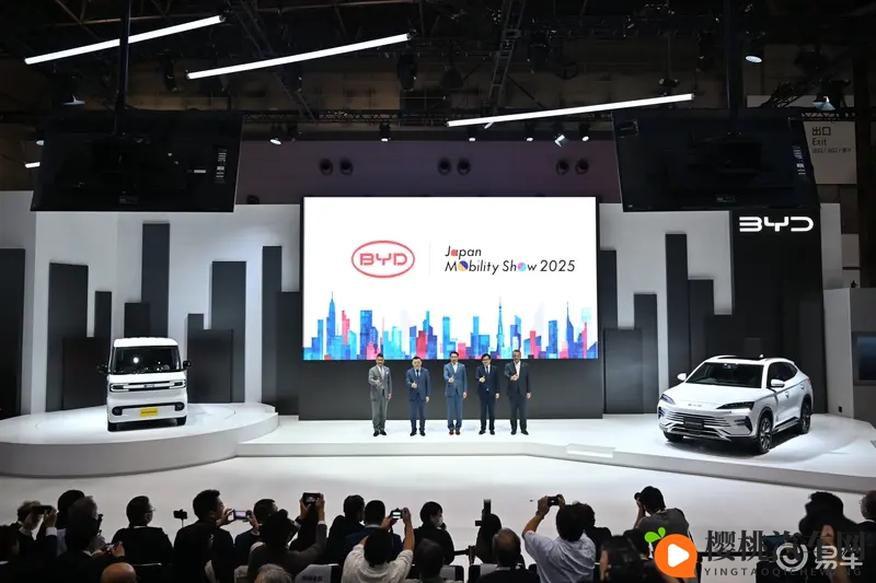 美女打扑克软件:汽车娱乐新风尚,智能软件打造个性化驾驶体验-1