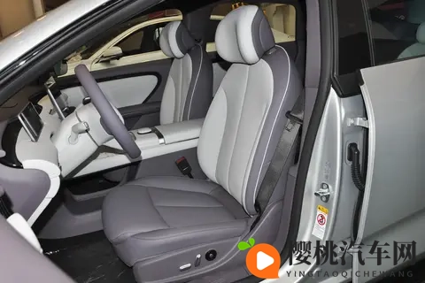 两种前脸造型可选,这车准备充分,预售1059万起贵吗-1